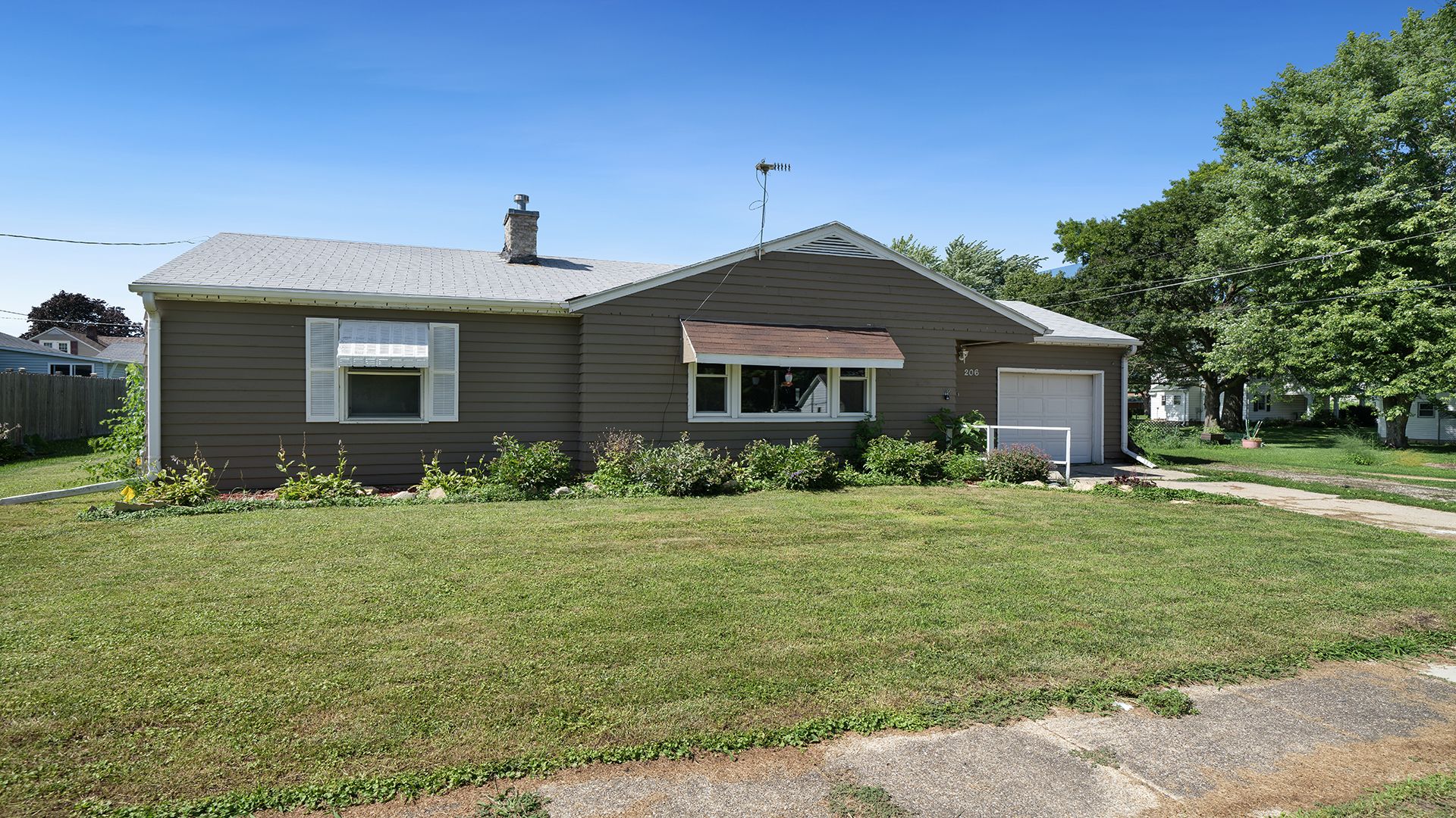 206 W Green Street