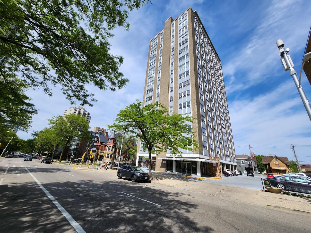 1707 N Prospect Avenue 16D