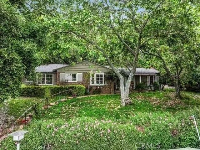 1835 Royal Oaks Drive