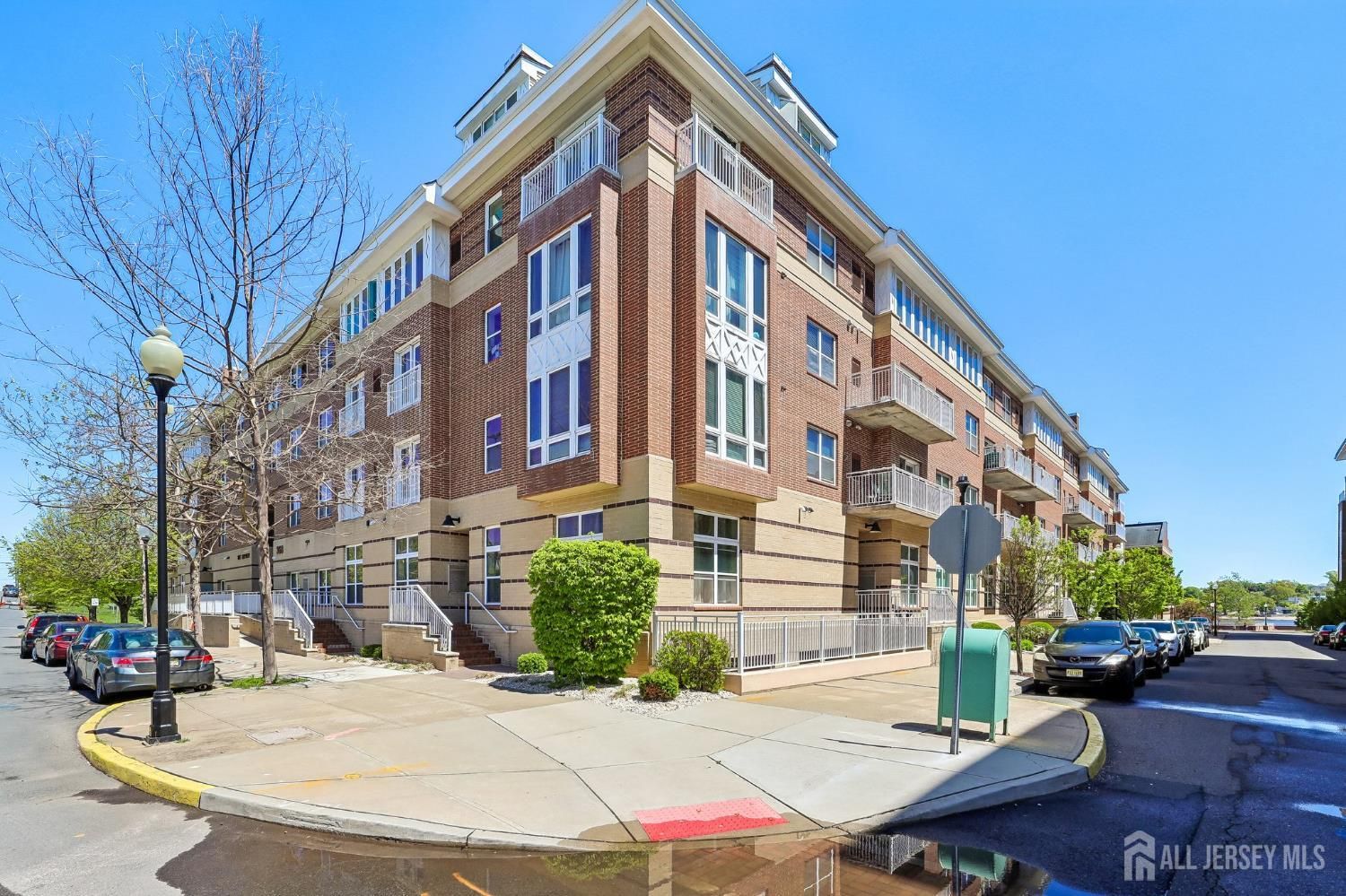 368 Rector Street 419