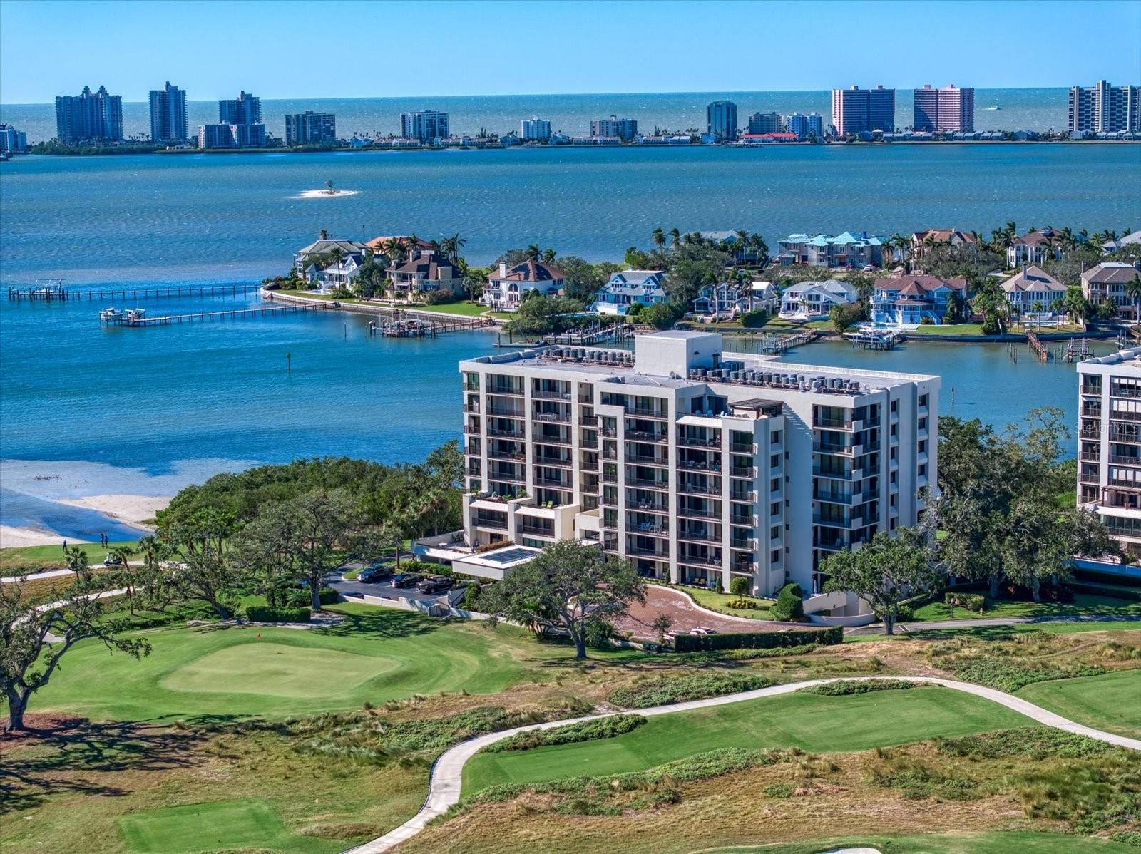 4 Belleview Boulevard 106