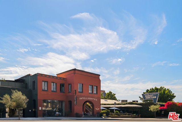 3924 W Sunset Boulevard