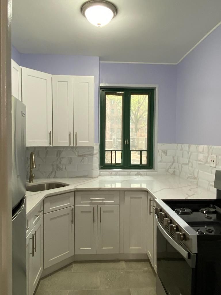 1527 Metropolitan Avenue
