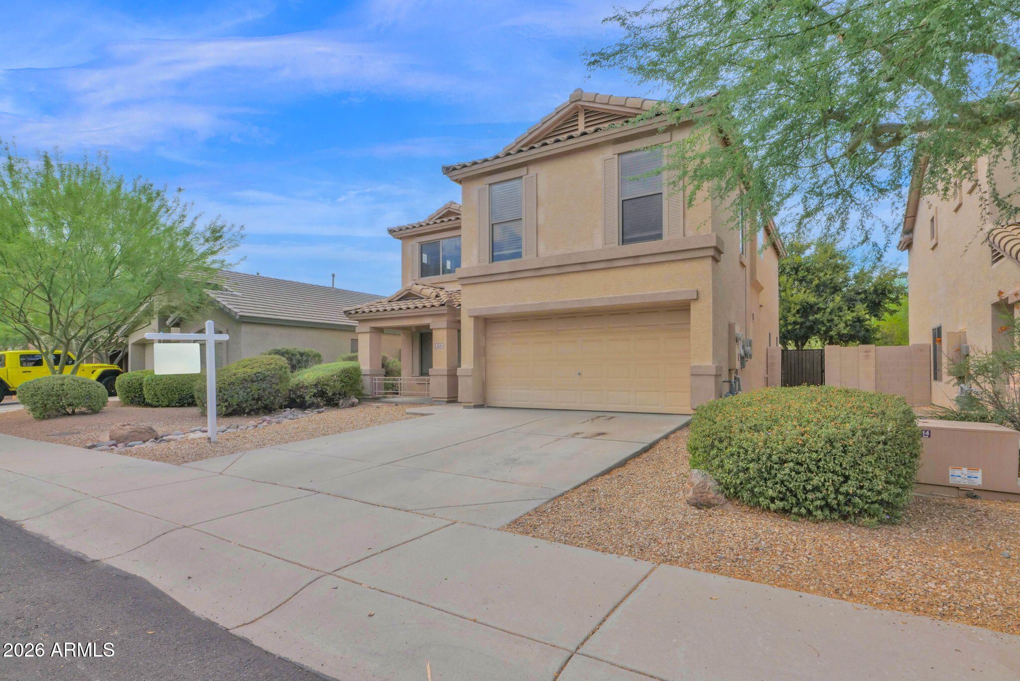 2521 W Red Fox Road