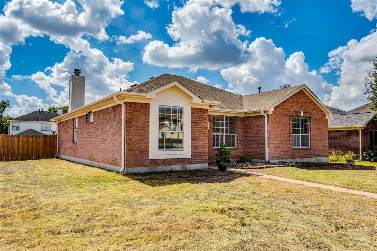 1021 Black Locust Drive W