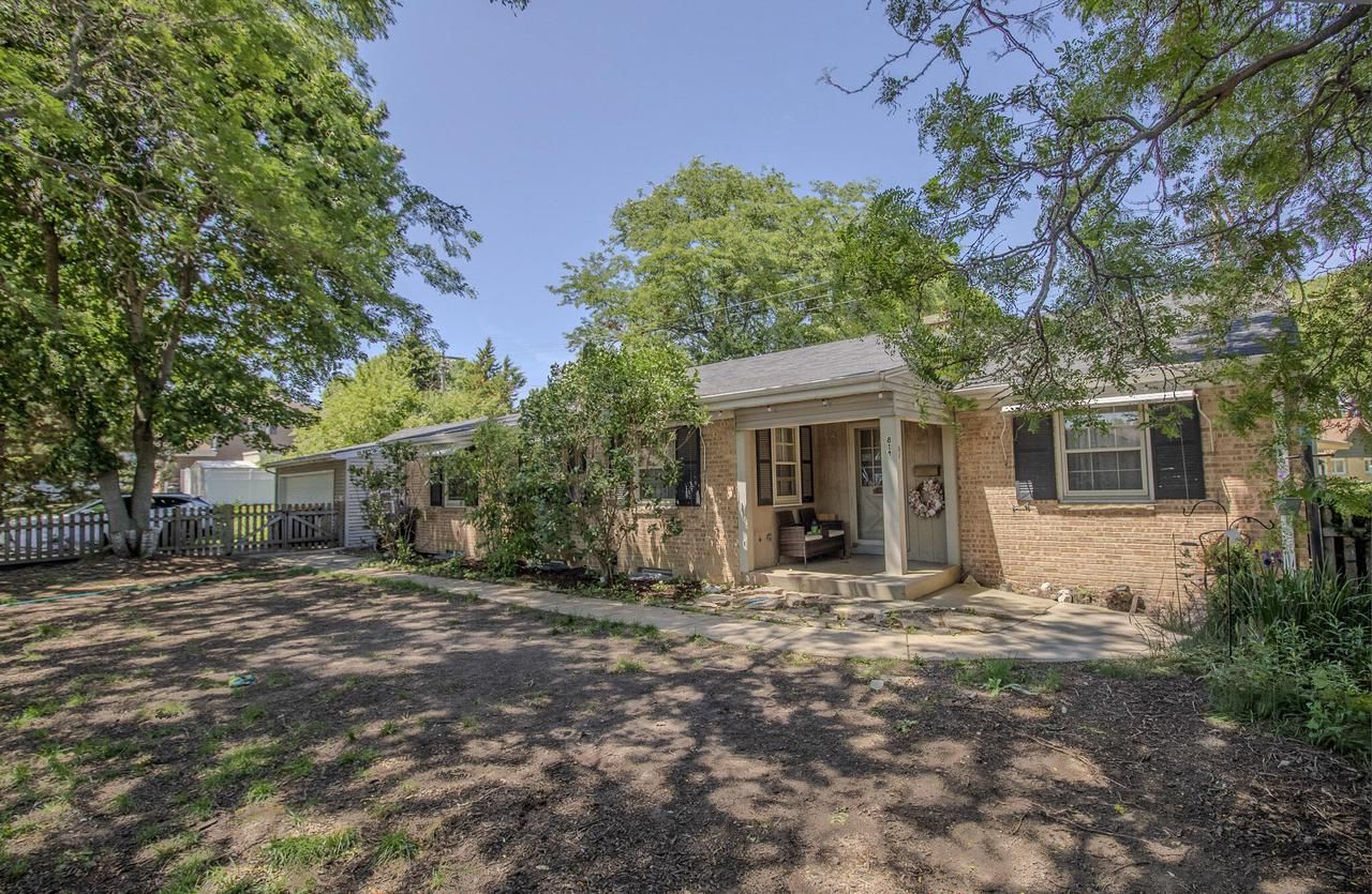 8146 W Raymond Lane