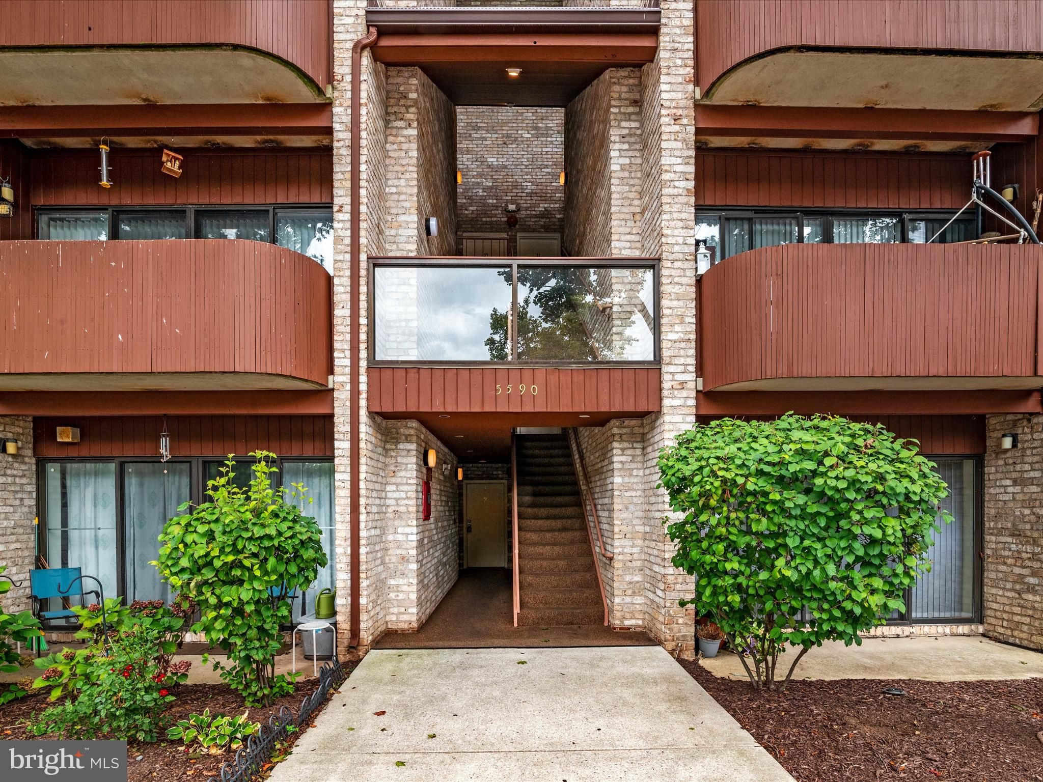 5590 Vantage Point Road 2