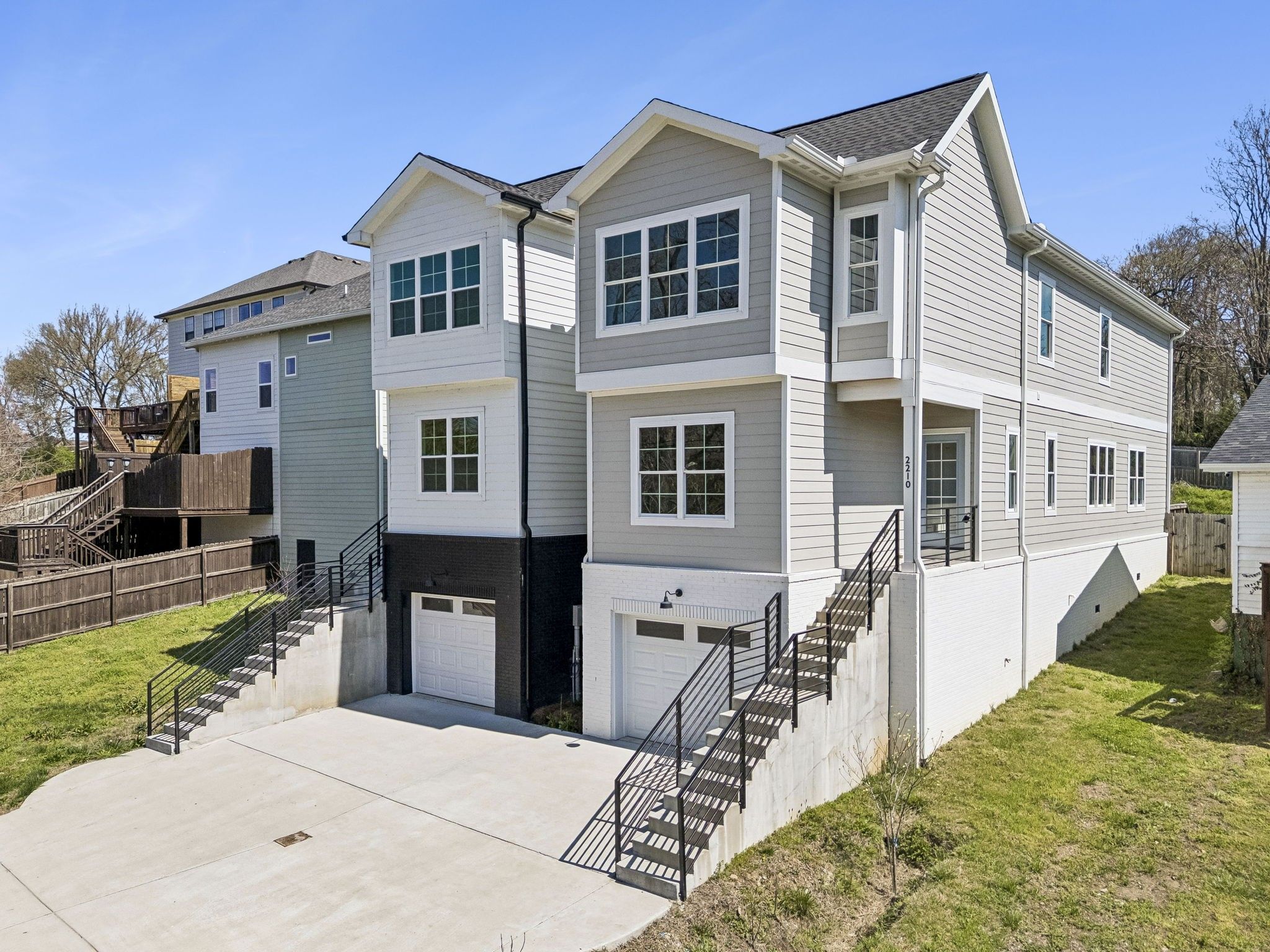2210 18th Ave N