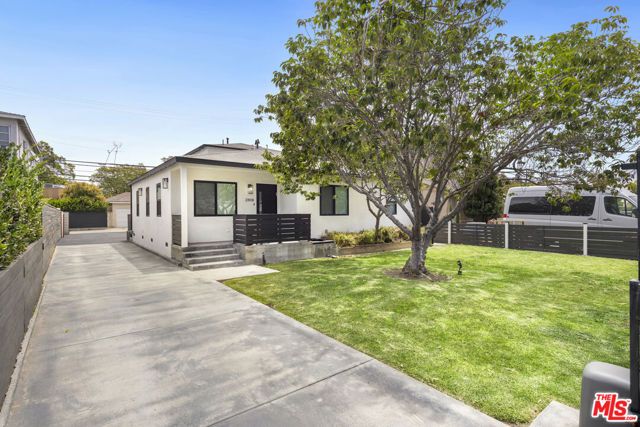 2808 S Barrington