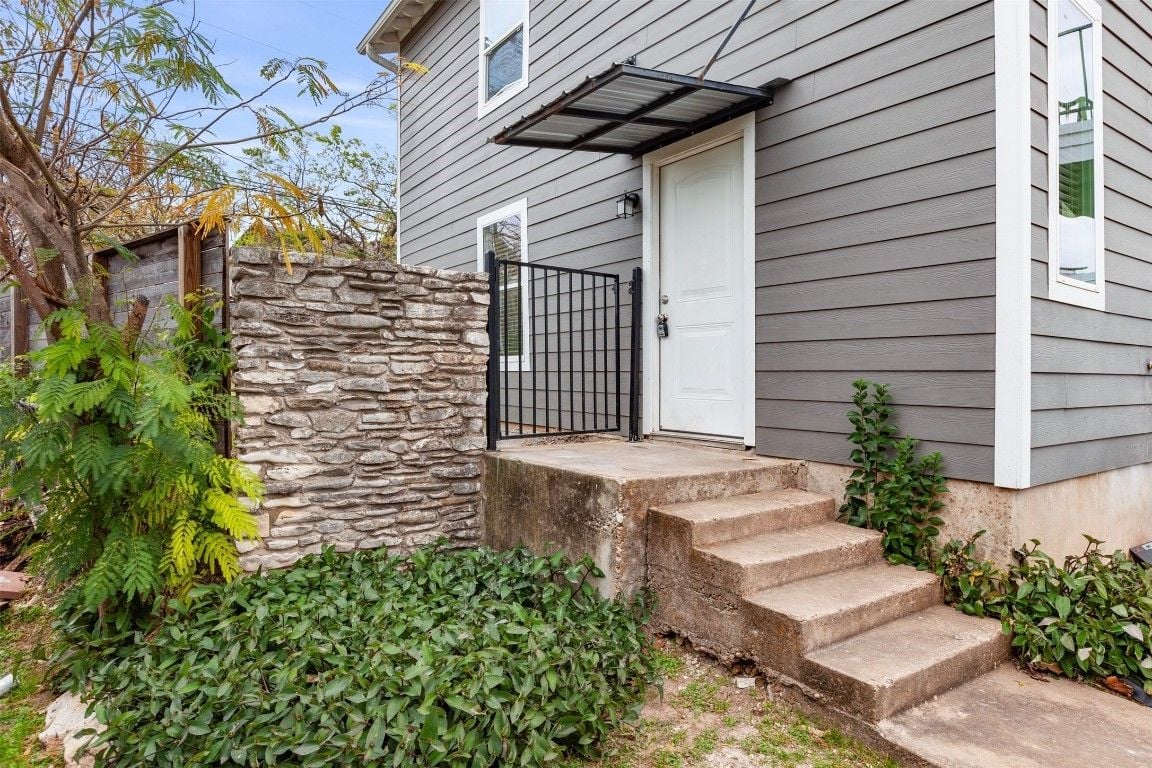 7305 Grand Canyon Drive, Austin, 78752, Texas - Austin, Texas 