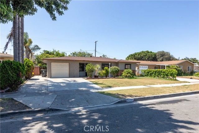 1410 W Camden Place