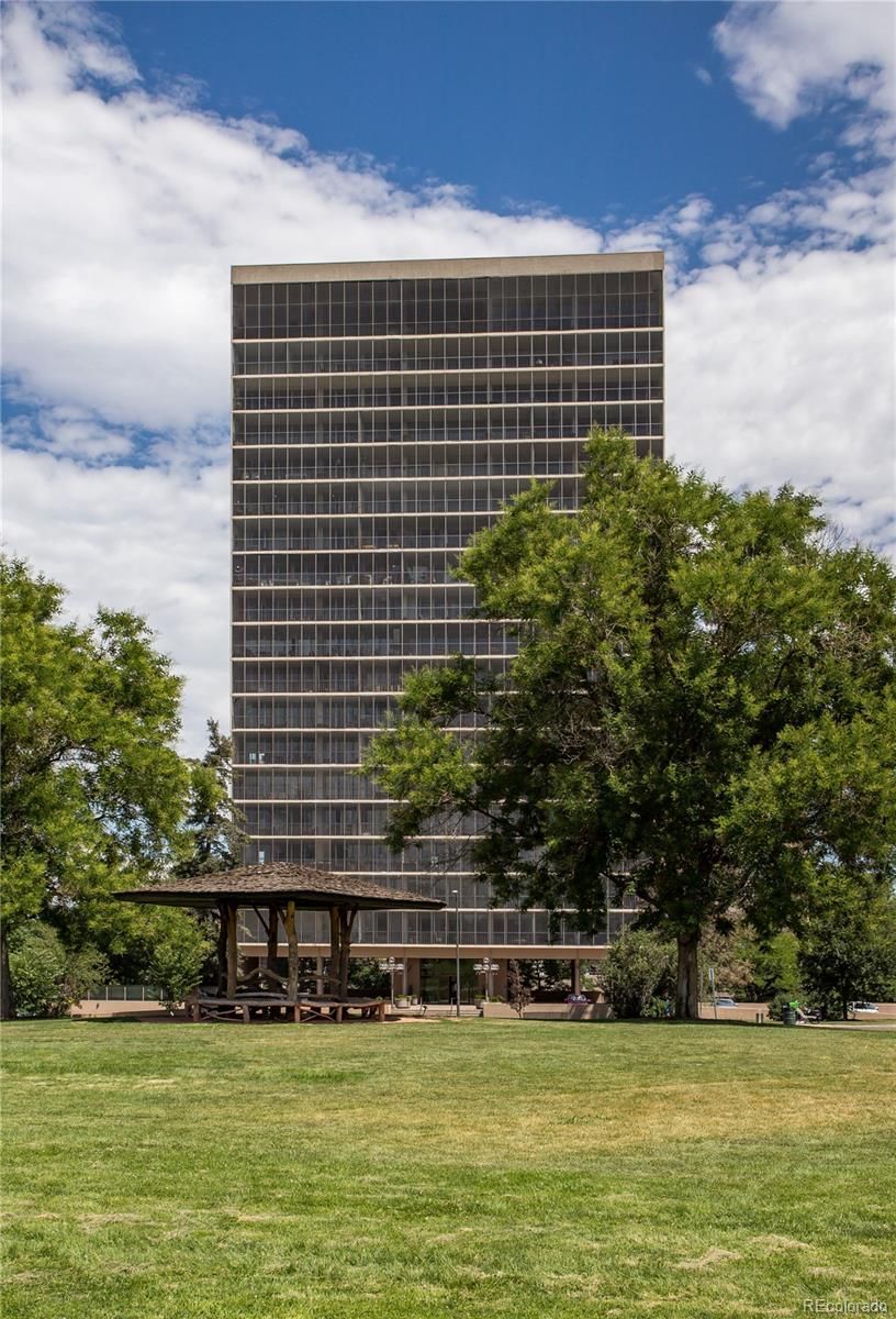 1201 N Williams Street 3B