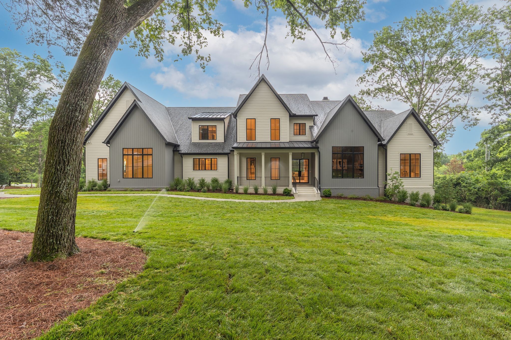 4530 Everett Dr