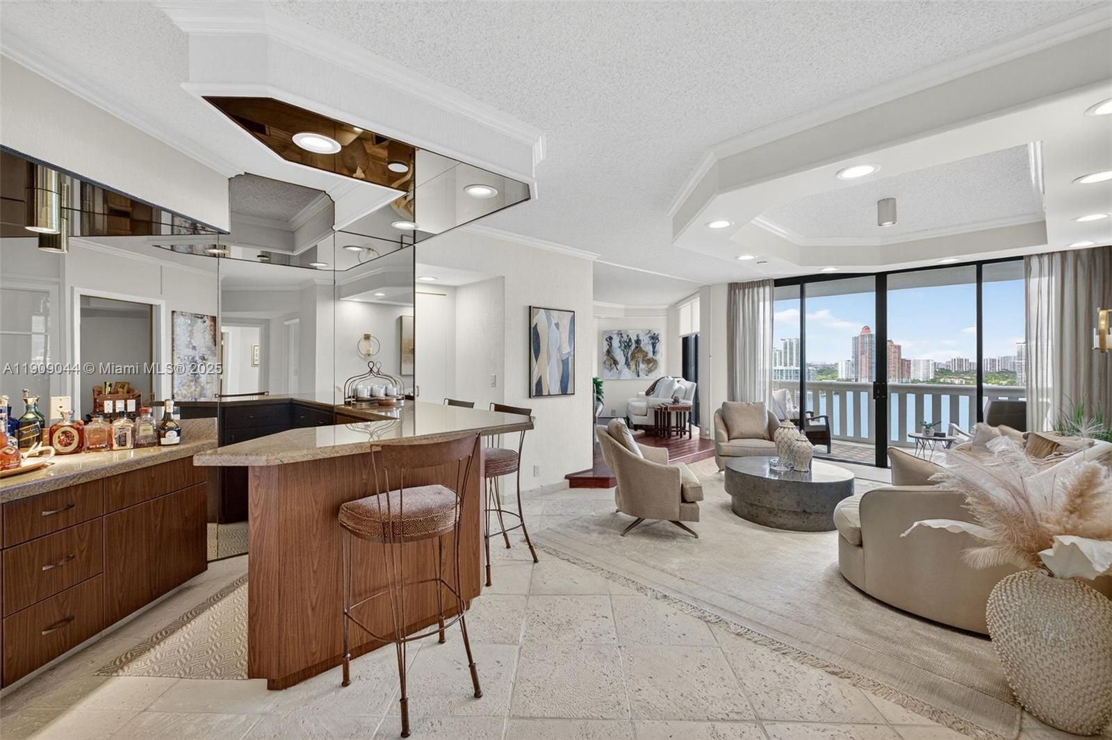 3000 Island Blvd 1904