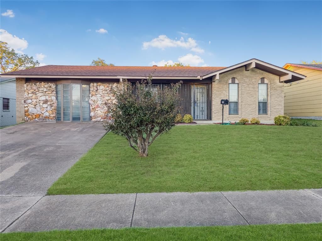 370 Stoneport Drive