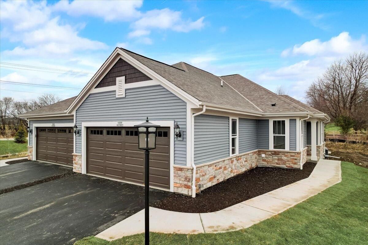 W204n17607 Laurel Place 102