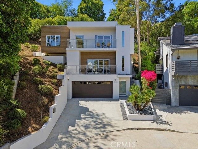 2705 W Lytelle