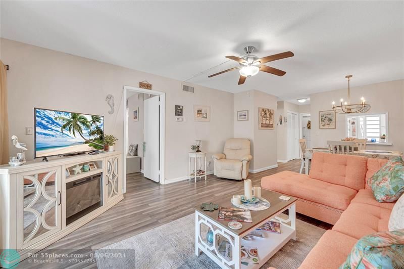 2050 Ne 39th St 210S