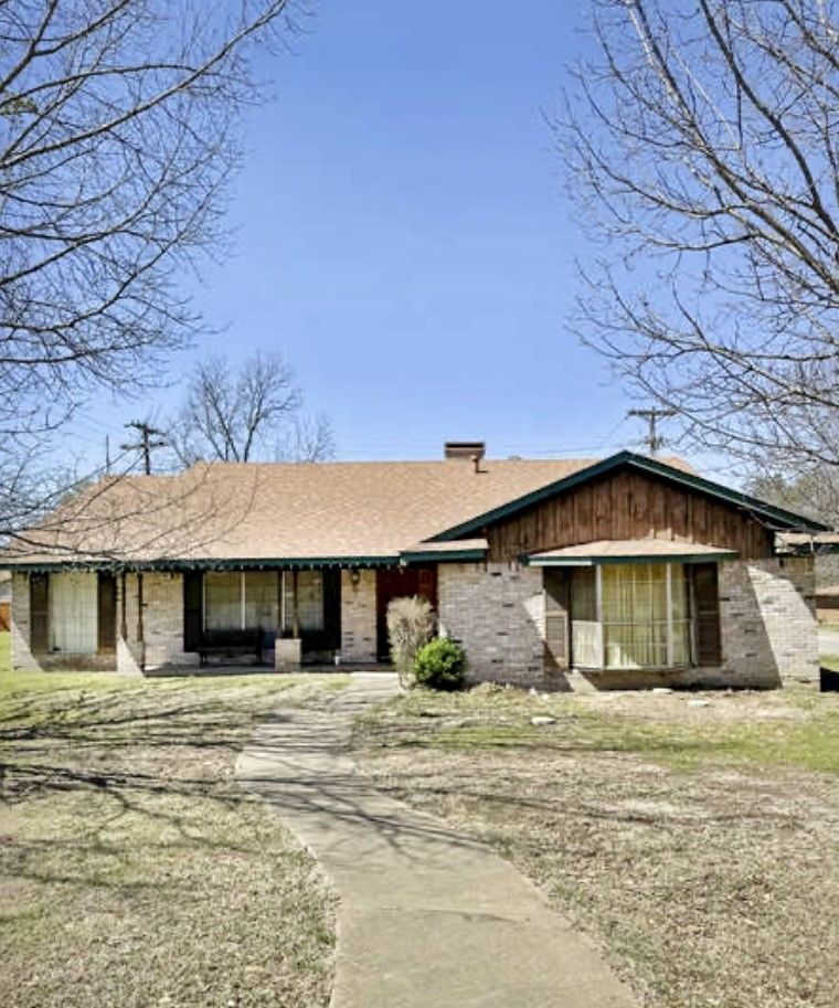 6400 Buena Vista Drive