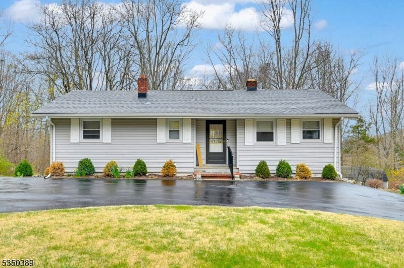 4 Deer Park Rd