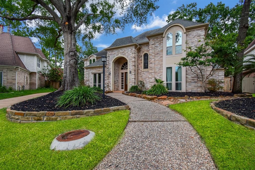 807 Herdsman Drive