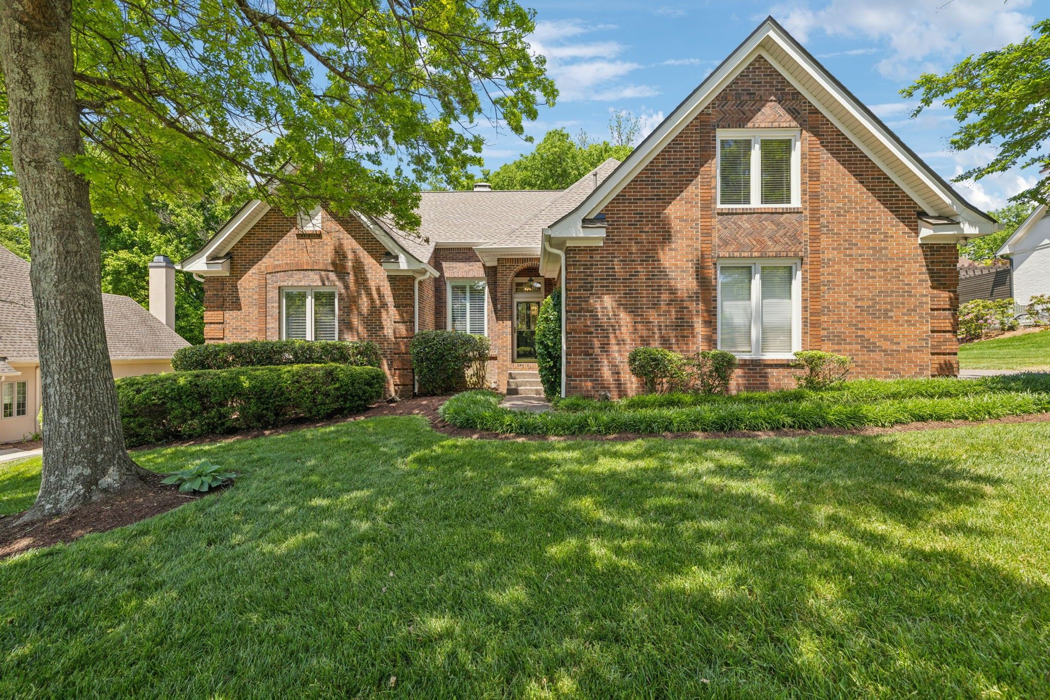 5560 Hearthstone Ln