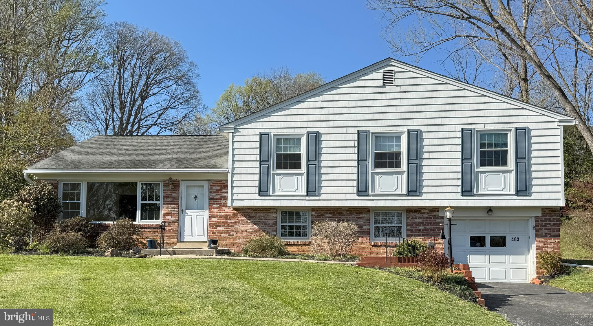 403 Leslie Lane