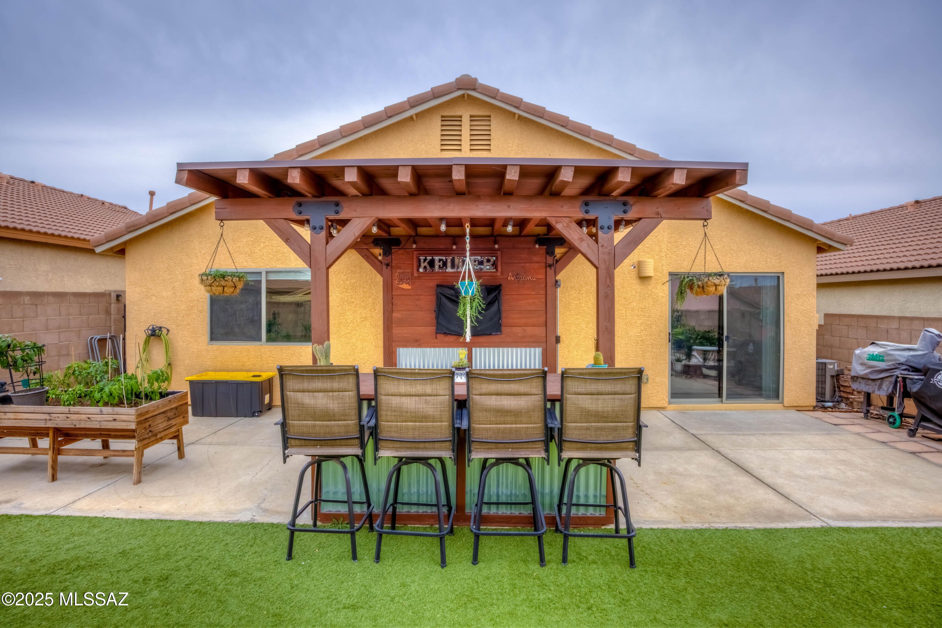 62 W James Wade Place