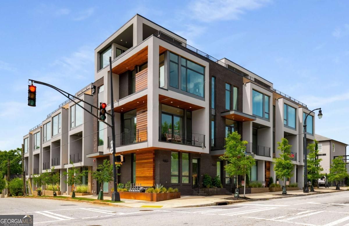 105 Georgia Avenue Se 8