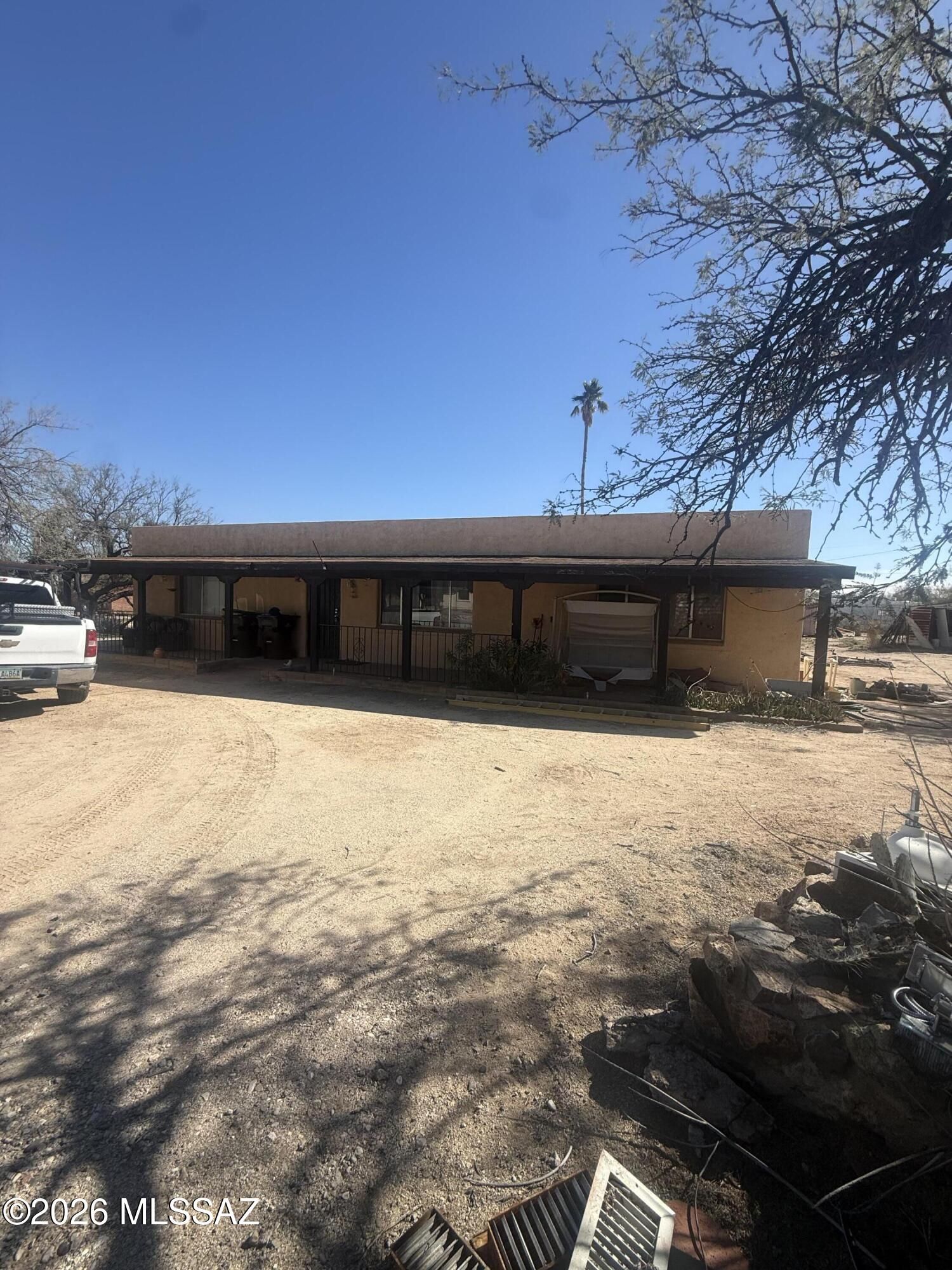 1031 W Calle Santiago