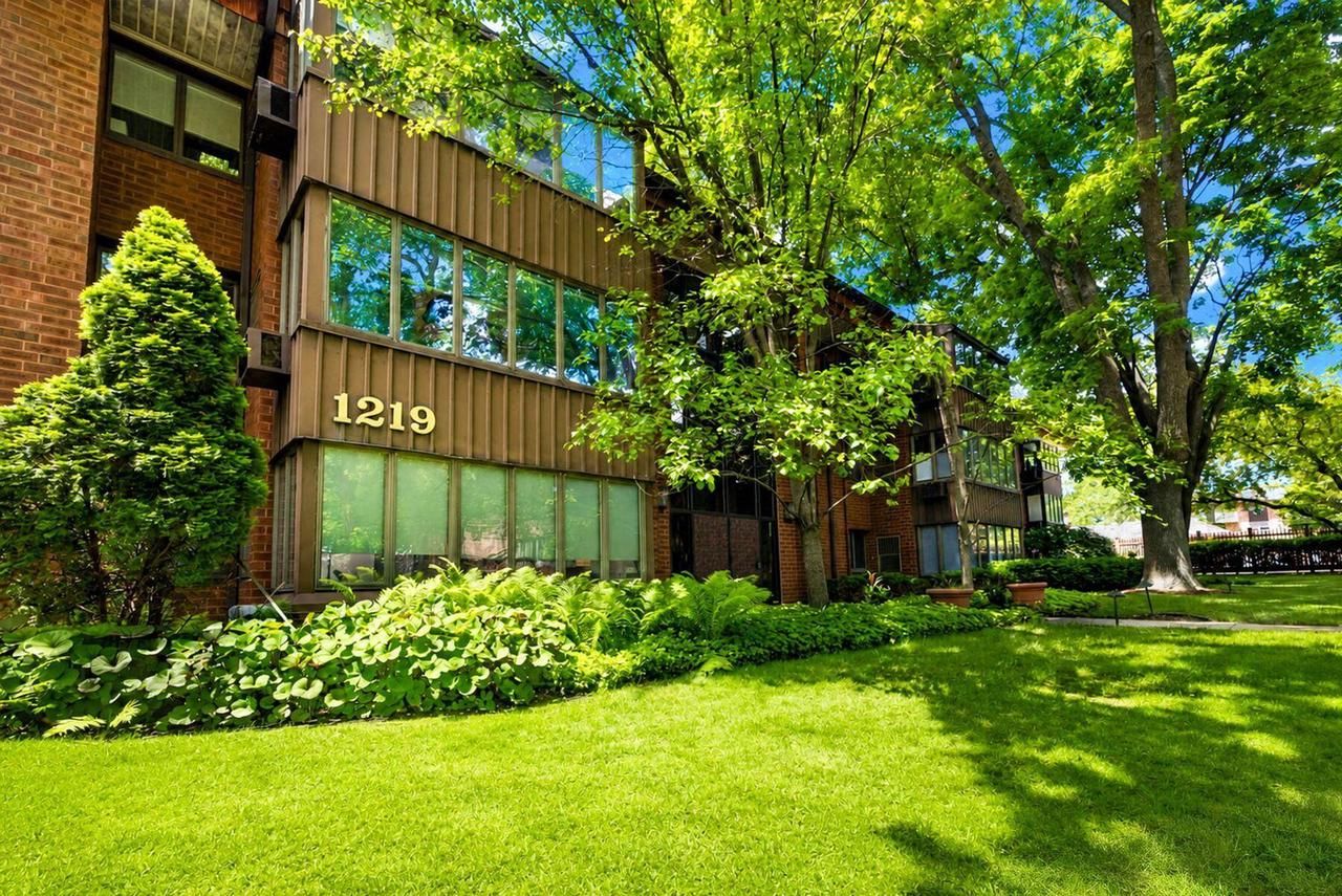 1219 N Jackson Street 308