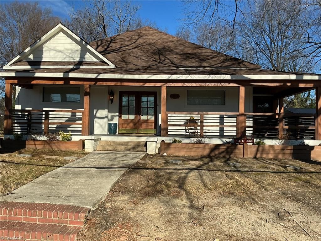 1813 Martin Luther King Jr Drive