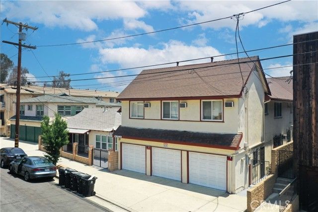 960 Yale Street