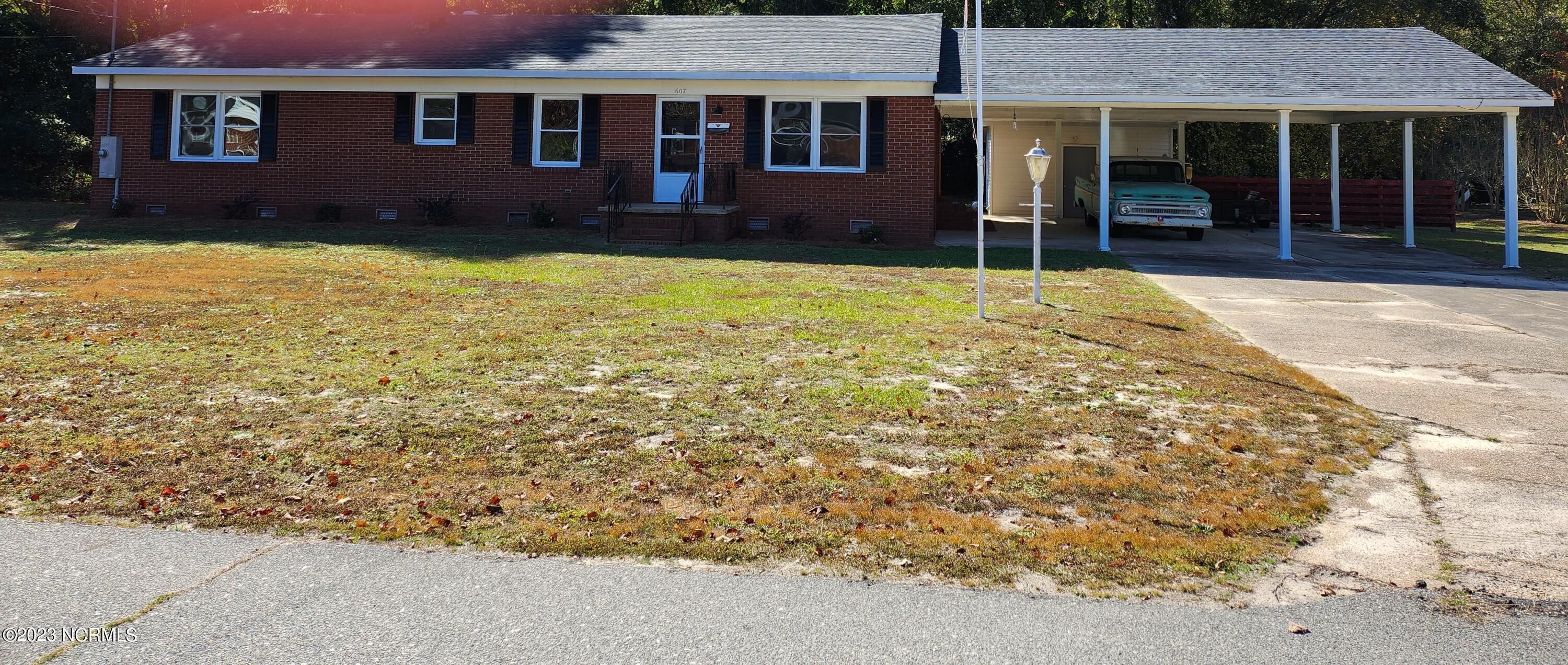 607 W Boundary Street