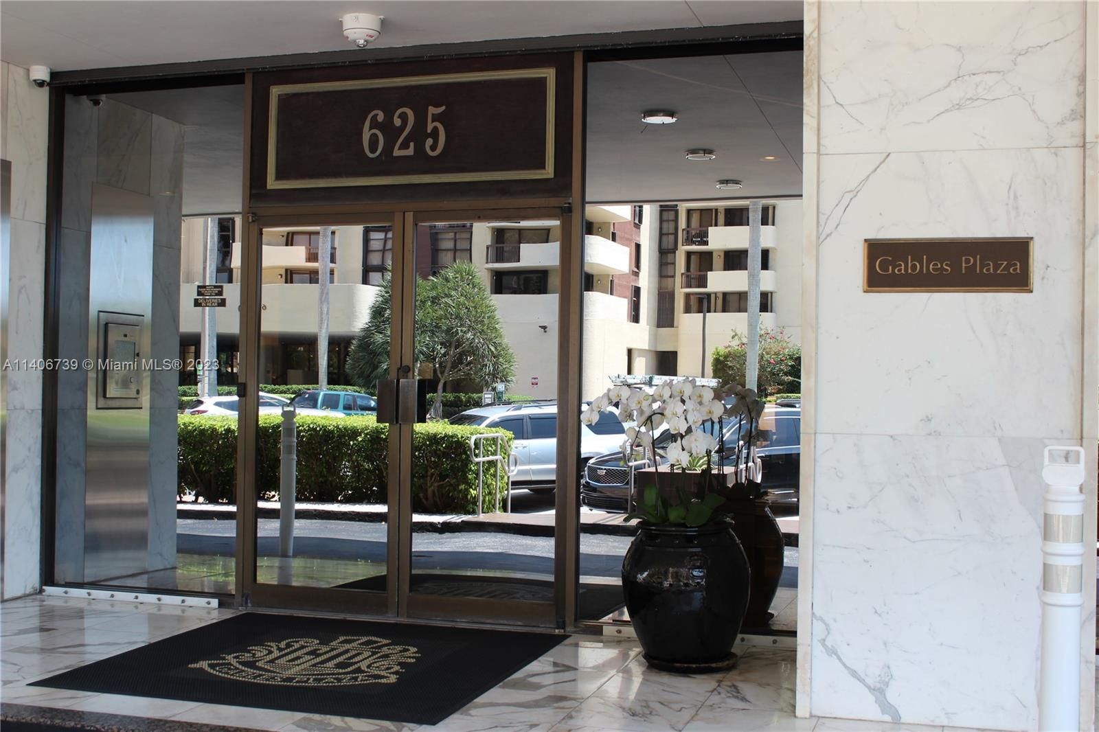 625 Biltmore Way 104