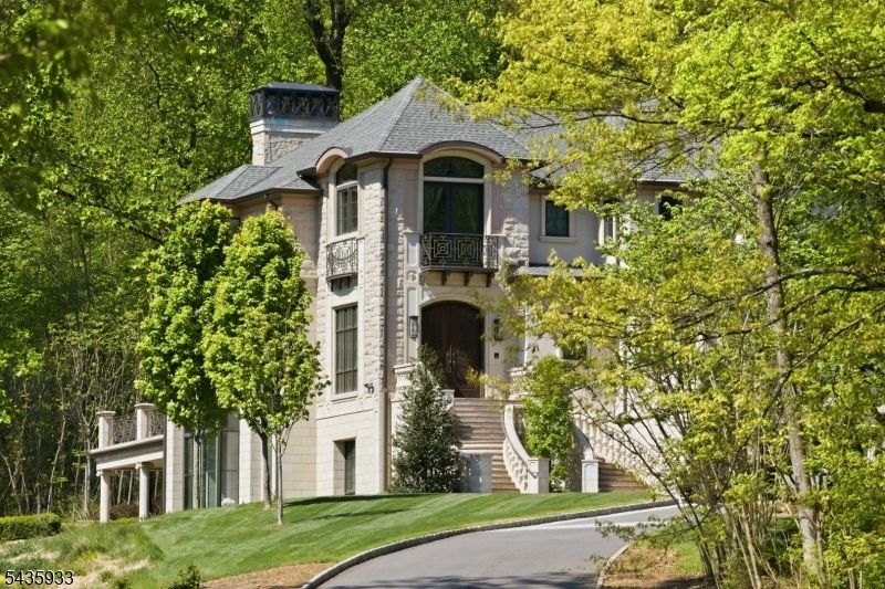 4 Mason Hill Road