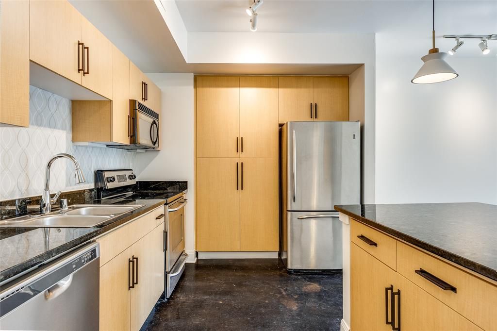 4605 Cedar Springs Road 125