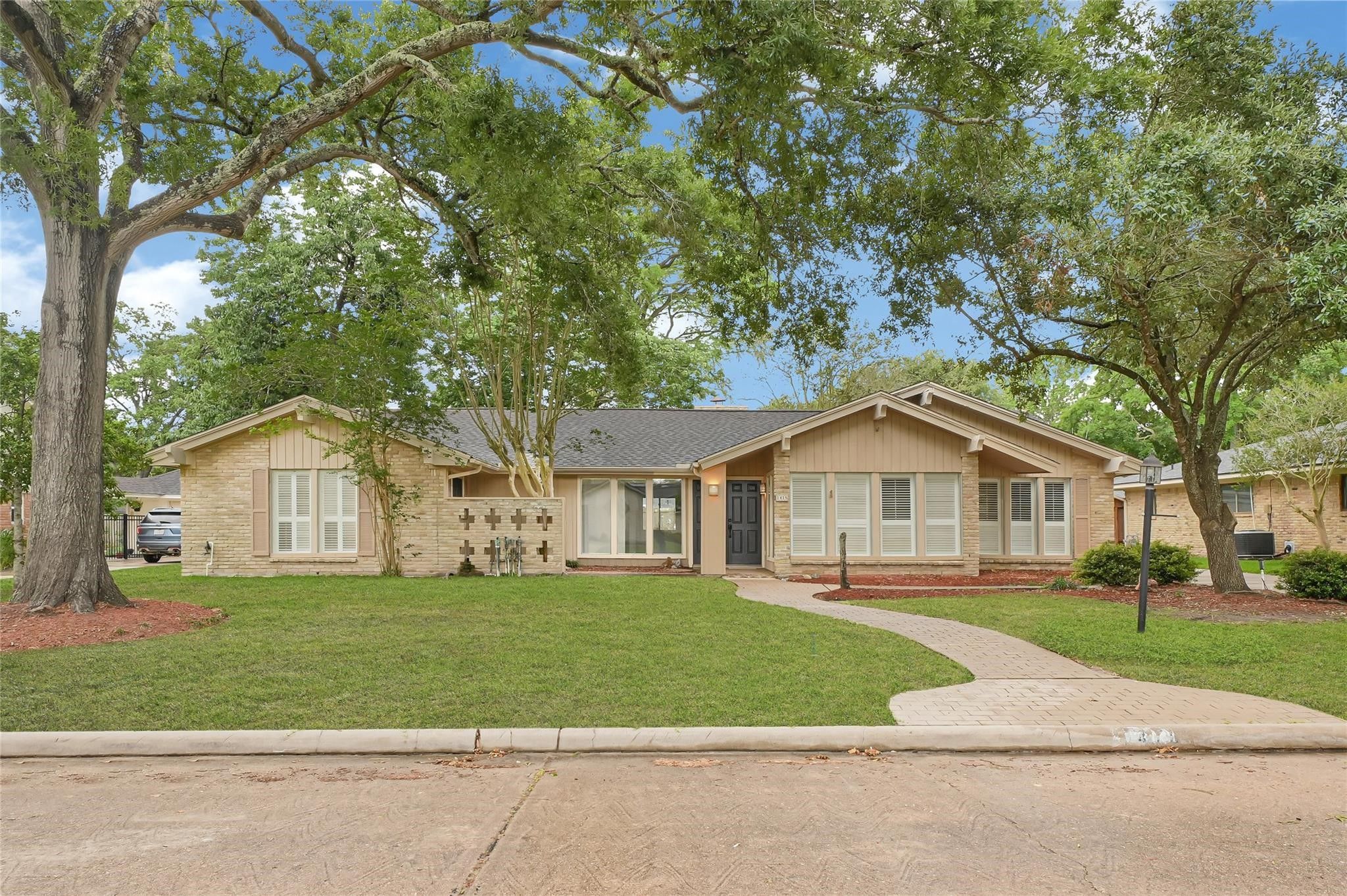 1418 Pirates Cove