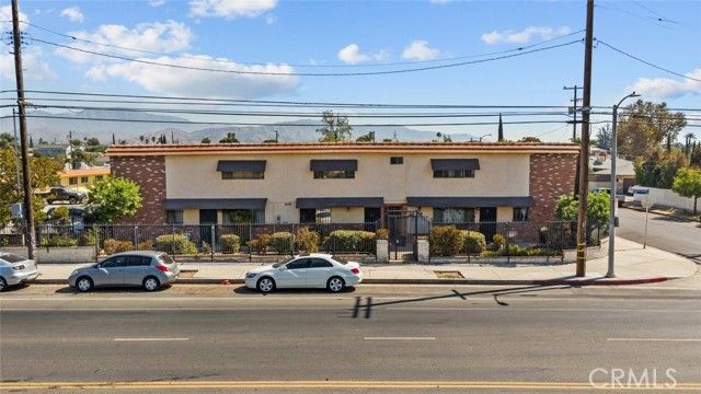 7904 Laurel Canyon Boulevard 3