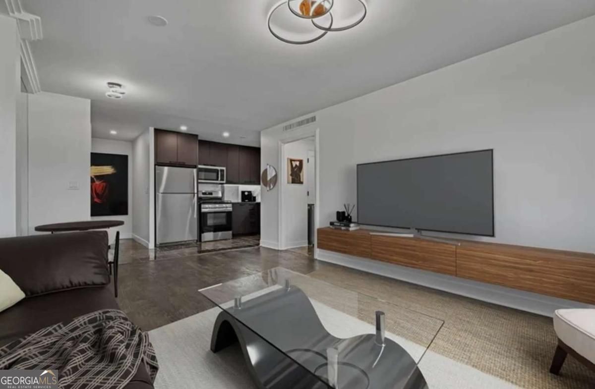 2285 Peachtree Road Ne 1004