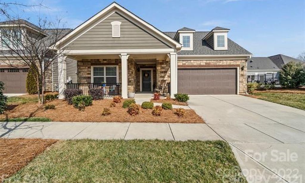 The Courtyards at Kinnamon Park