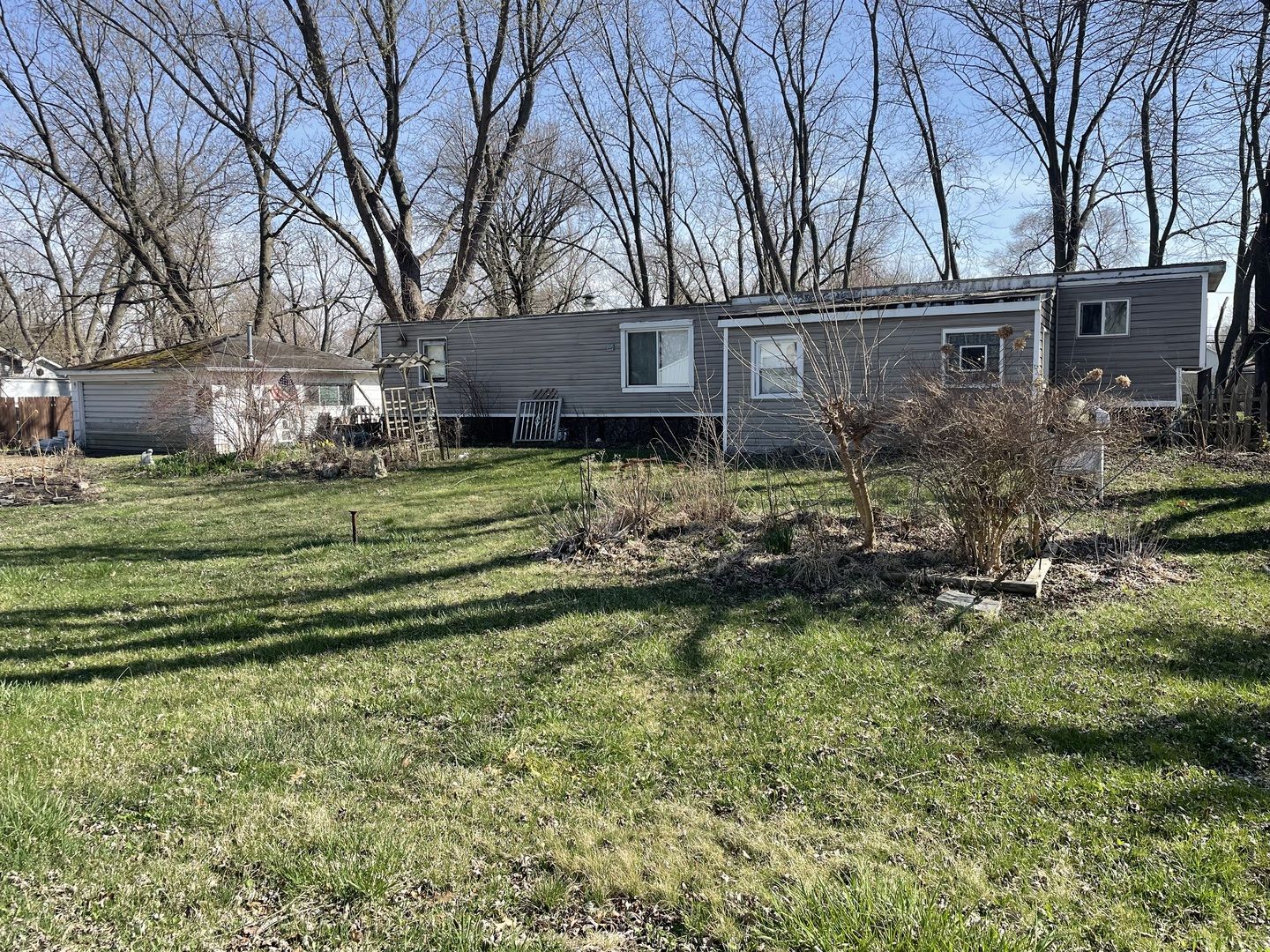 425 W 6th Street