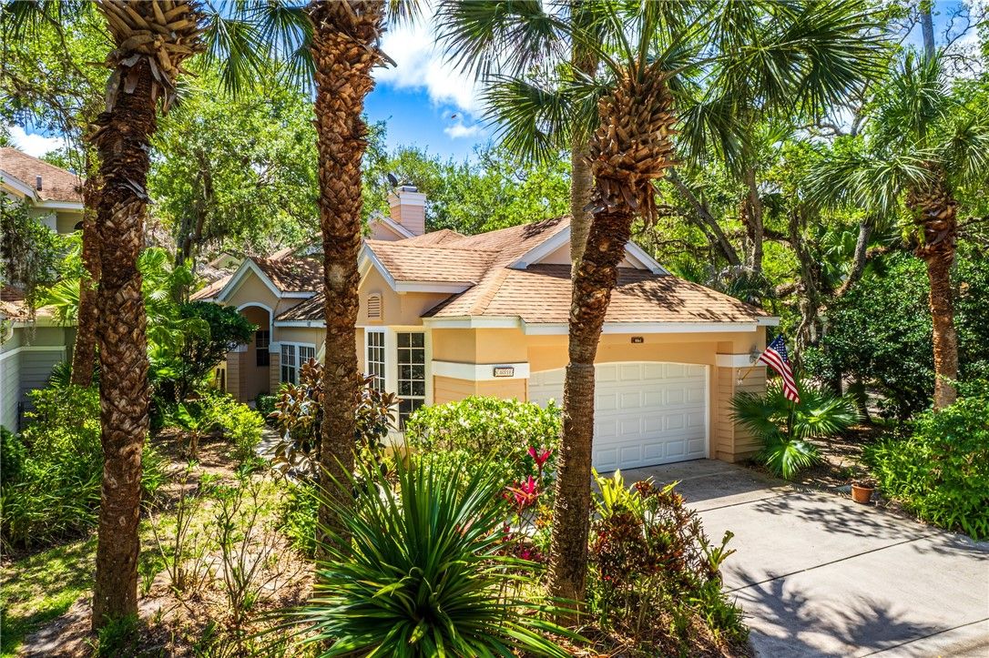 8861 Lakeside Circle