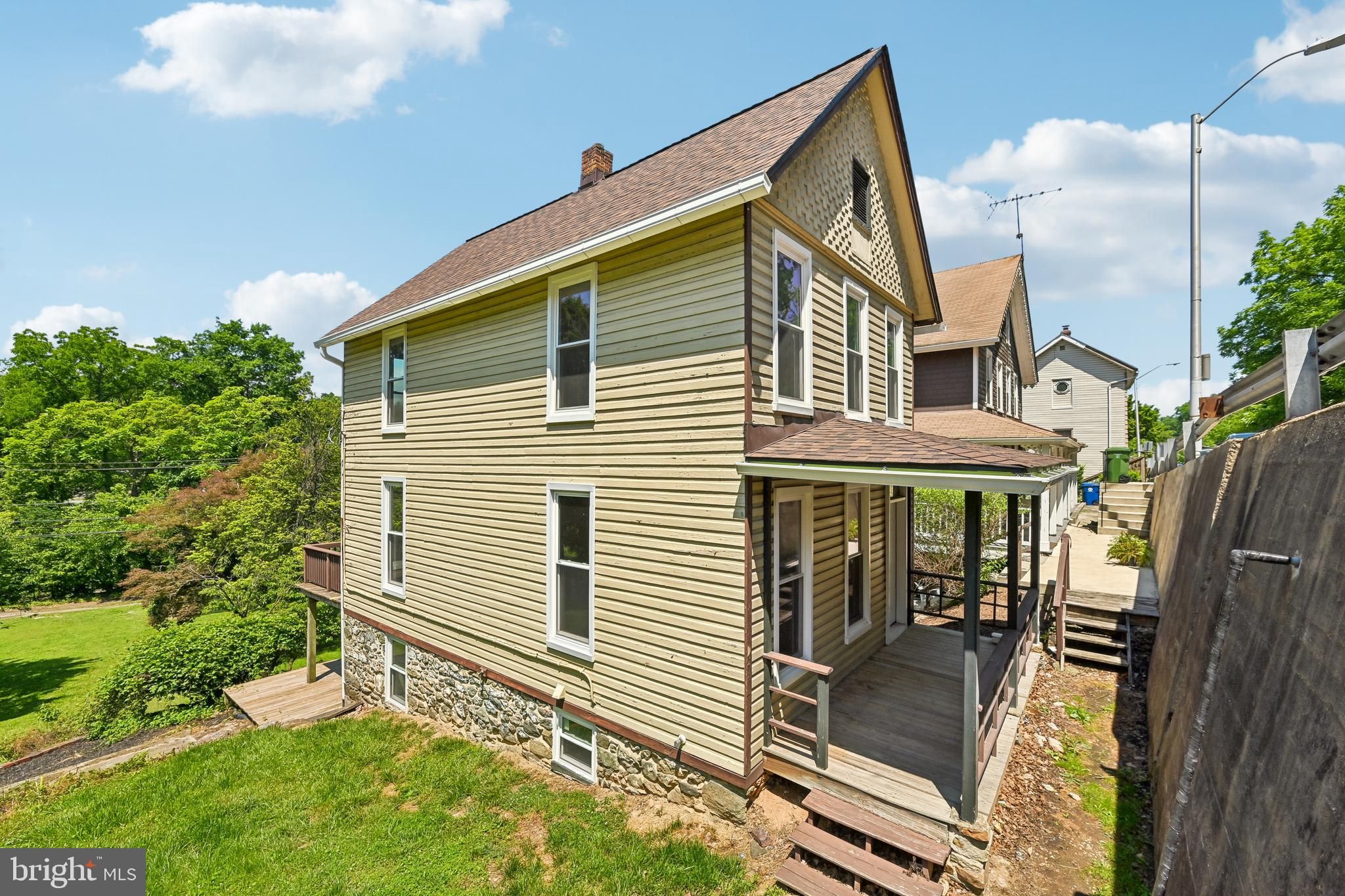 5702 Falls Road