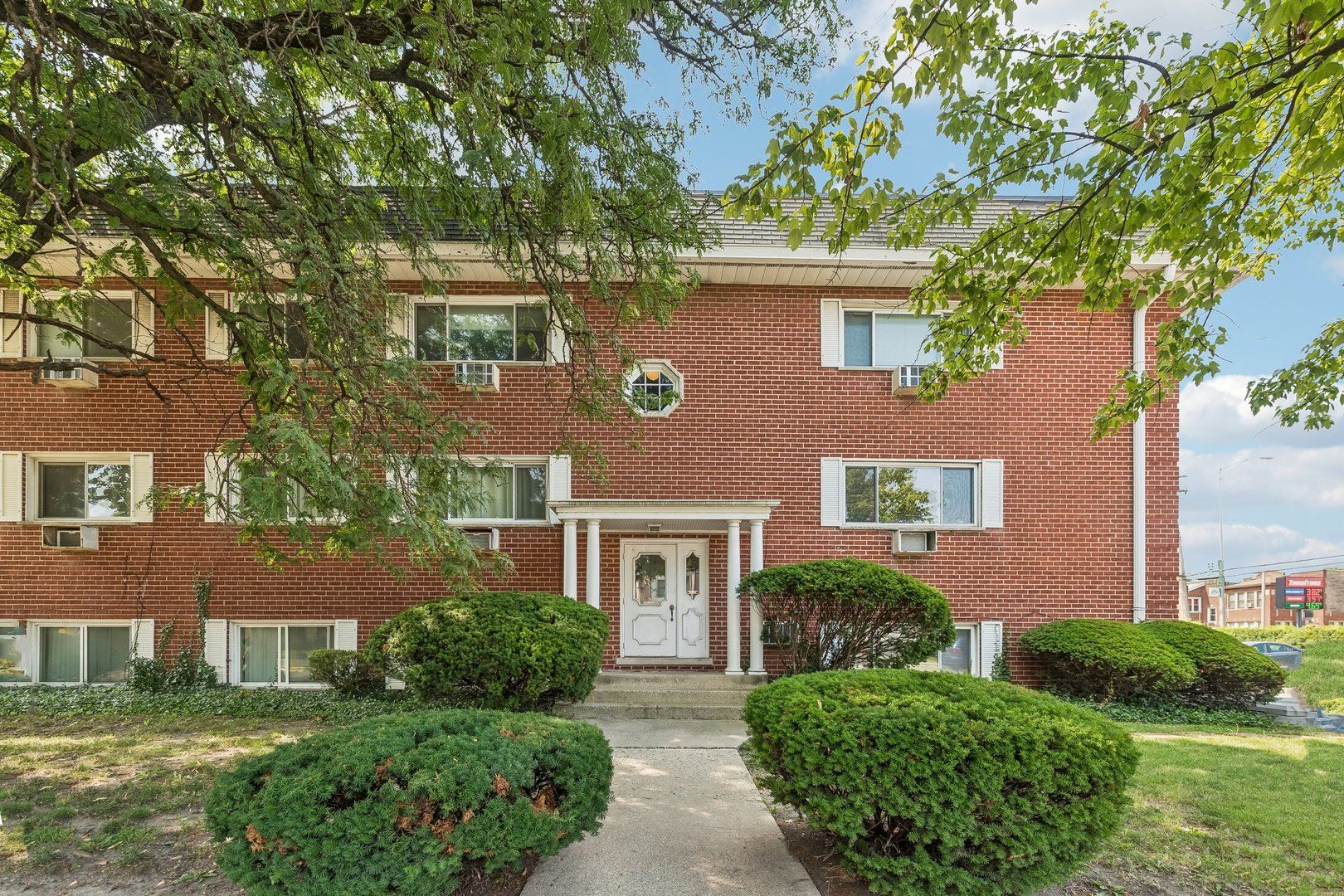 727 S Maple Avenue 102