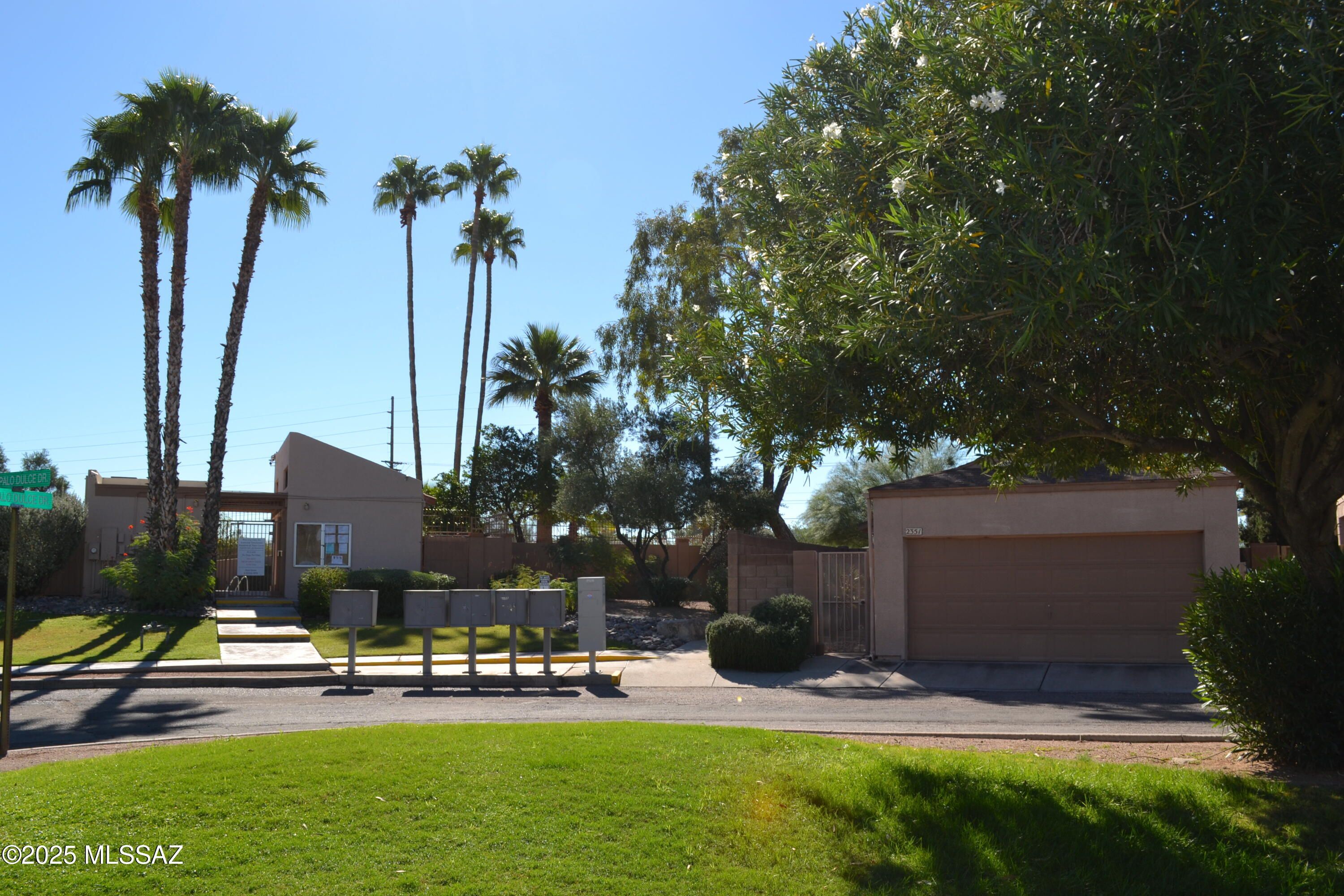 2351 W Palo Dulce Drive