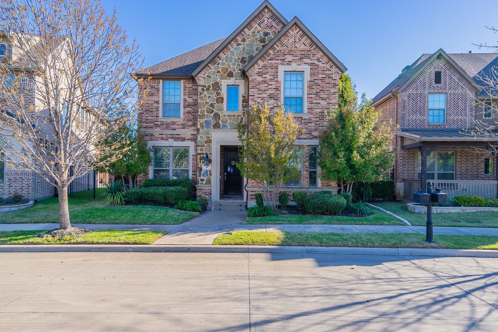 1307 Autumn Mist Way