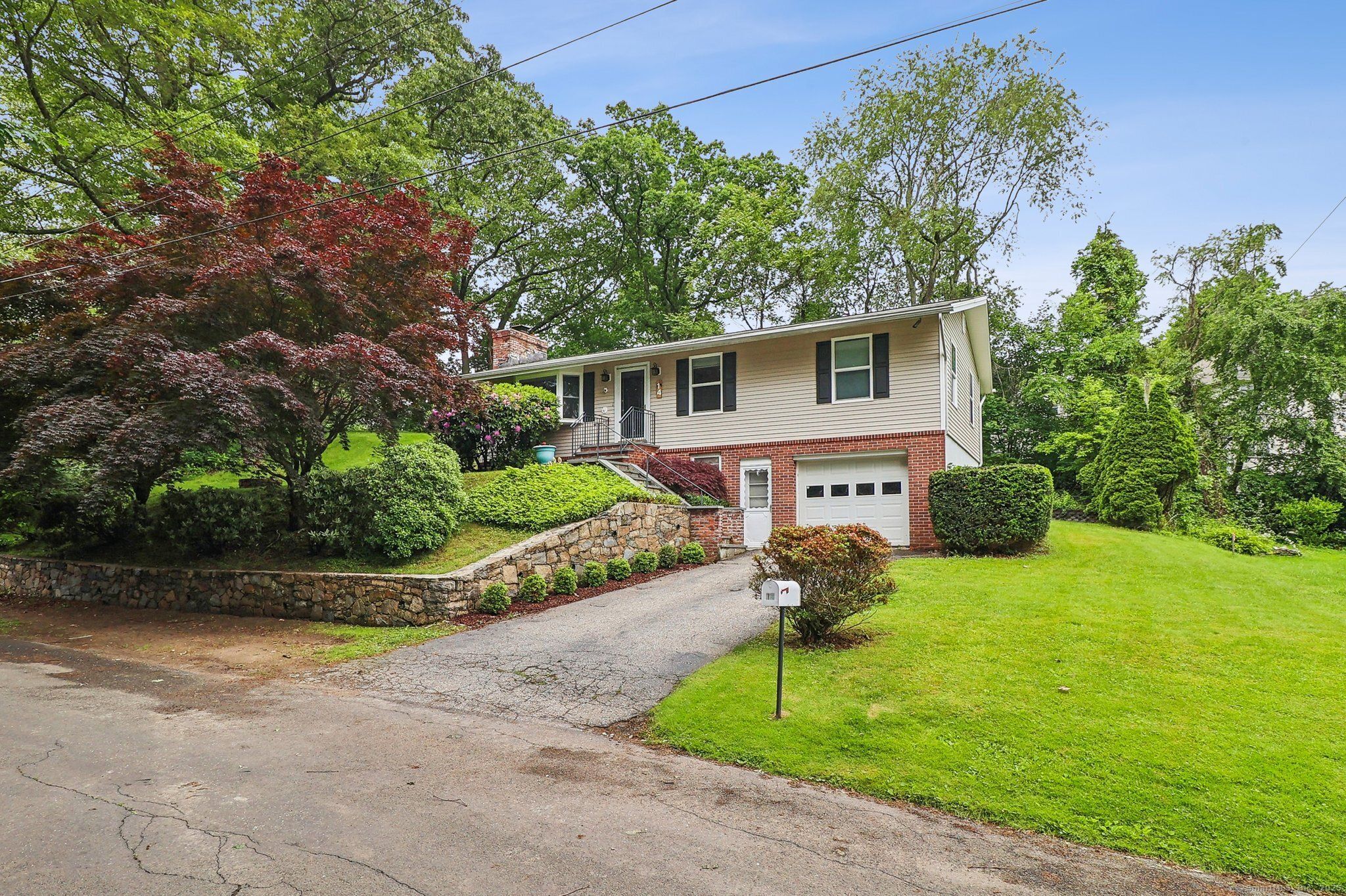 14 Knollwood Terrace East