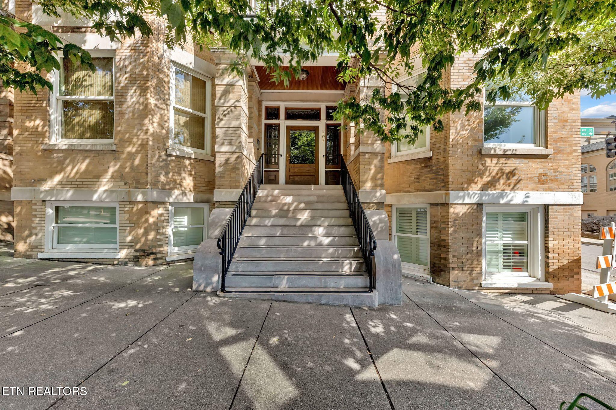 207 W Church Ave 202