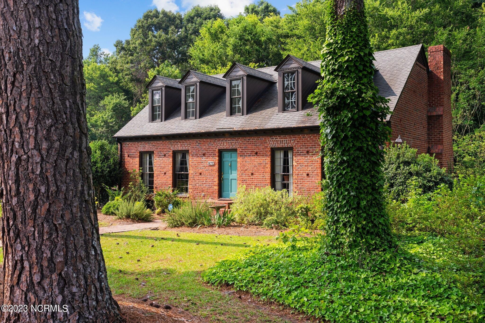 877 Chicora Club Drive